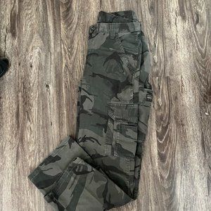 Wrangler Camo Cargo Pants | Unisex